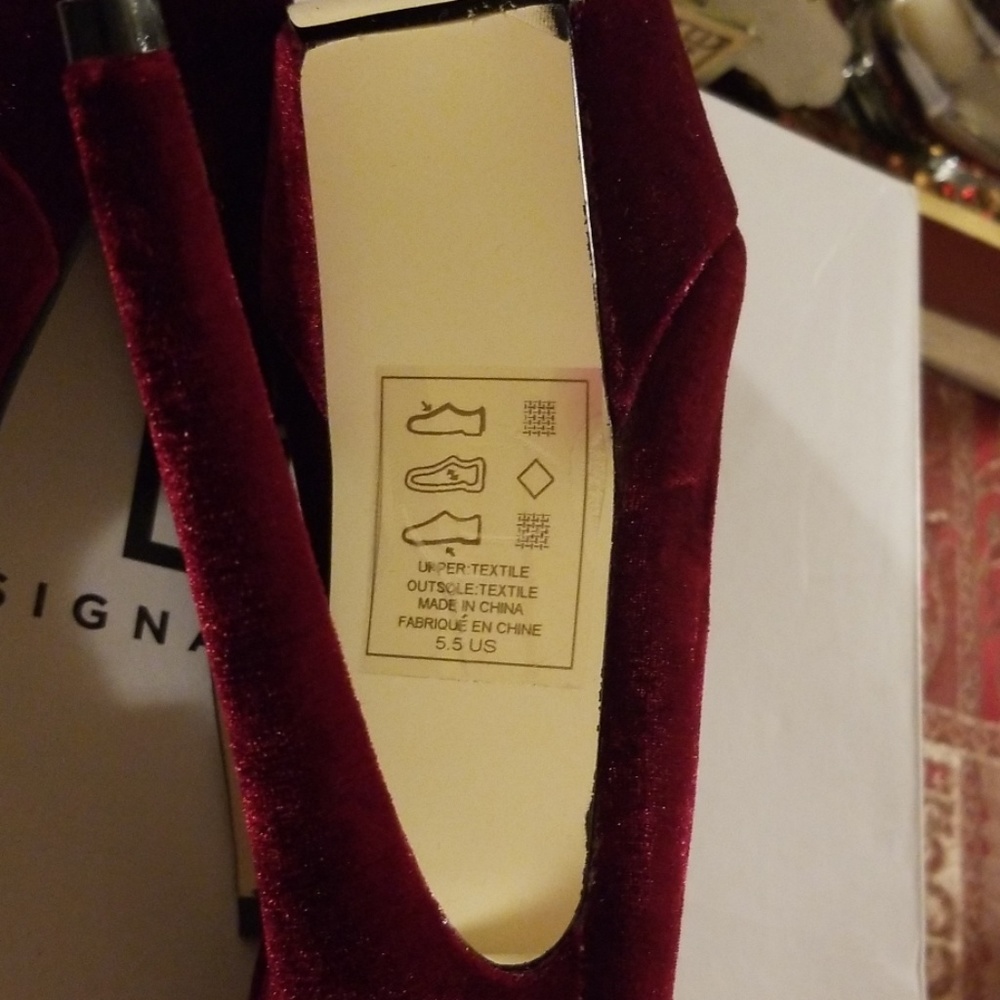 Stilettos - Picture 3 of 4